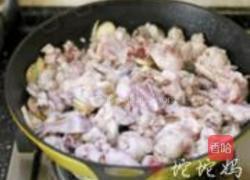 吊锅泡椒牛蛙的做法图解4