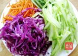 圆葱鸡肉炸酱面的做法图解1