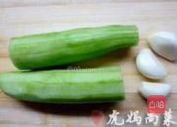 蒜泥黄瓜的做法图解1