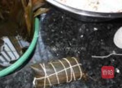 广式花生蛋黄粽的做法图解11