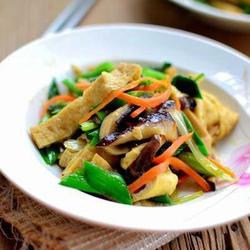 芹蒜香菇豆腐丝的做法[图]