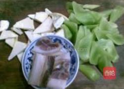 莴笋咸肉煮笋片的做法图解2