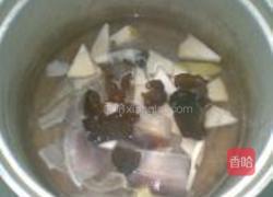 莴笋咸肉煮笋片的做法图解3