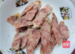 香肠炒包菜的做法图解2