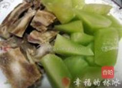 陈皮腊排骨炖青笋的做法图解1