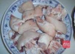 海带花生猪脚汤的做法图解1