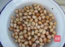 海带花生猪脚汤的做法图解3