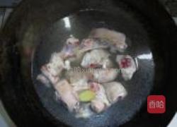 海带花生猪脚汤的做法图解5