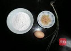 虾米沙司蛋饼的做法图解1