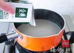 茯苓杏仁奶茶的做法图解2