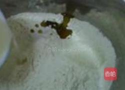 红曲双色馒头的做法图解3