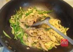 青椒豆皮炒肉的做法图解9