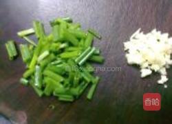 小炒莴笋粒的做法图解2