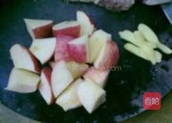 苹果烧鸡腿的做法图解3