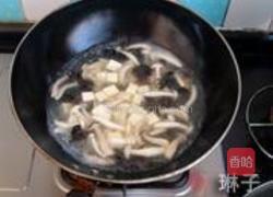 菌菇豆腐汤的做法图解7