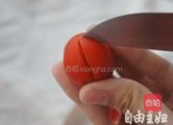 糖拌圣女果花儿的做法图解1