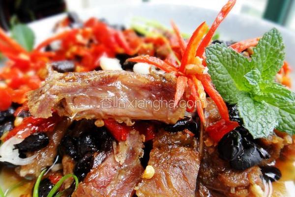 剁椒豉香蒸腊排骨