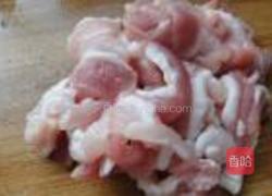 蒲公英炒肉片的做法图解2