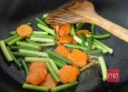 胡萝卜炒腰花的做法图解9