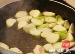 火腿榄菜炒丝瓜的做法图解3