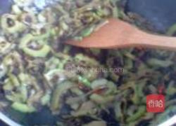 腌菜炒苦瓜的做法图解11