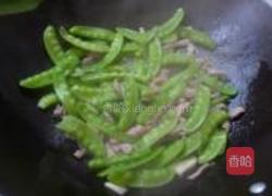 荷兰豆炒肉丝的做法图解7