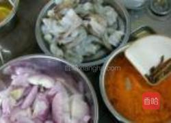 香辣咖喱虾的做法图解1