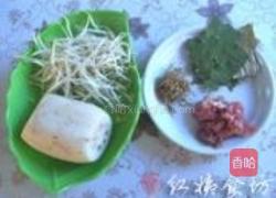 银荷莲藕炒豆芽的做法图解1