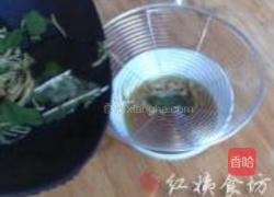 银荷莲藕炒豆芽的做法图解2