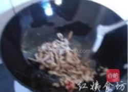 银荷莲藕炒豆芽的做法图解3