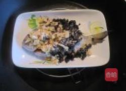 蒜头豆豉蒸海鱼的做法图解4