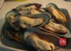 豉椒青口的做法图解1