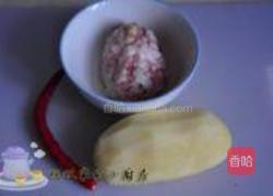 微波肉末土豆的做法图解1