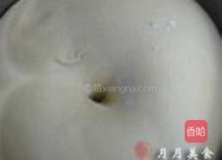 奶油卷面包的做法图解2