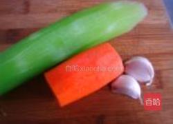 素炒莴笋丝的做法图解1