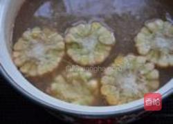 虾汤玉米蘑菇面的做法图解1