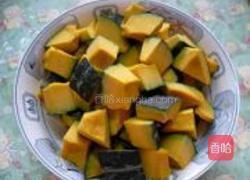 土豆南瓜烧鸡的做法图解2