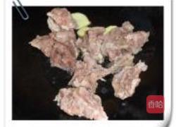洋葱木耳焖牛肉的做法图解4