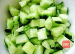 五香花生米拌黄瓜的做法图解2