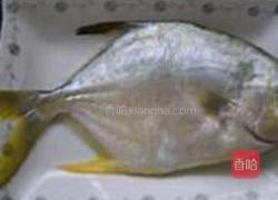 清蒸金鲳鱼的做法图解1