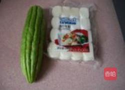 苦瓜炒年糕的做法图解1