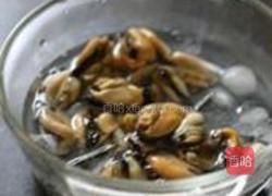 冰爽黄瓜拌淡菜的做法图解1