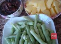 芸豆土豆红烧肉的做法图解1