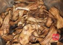 茄干焖肉的做法图解2