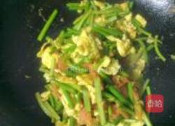 蒜薹番茄蛋的做法图解7