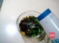 香椿芽摊鸡蛋的做法图解5