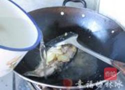 白萝卜丝鲫鱼汤的做法图解4