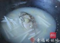 白萝卜丝鲫鱼汤的做法图解7