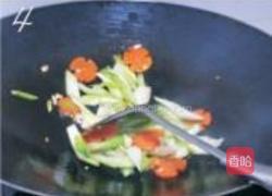 胡萝卜炒西芹的做法图解4