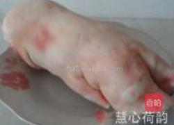 双色杏仁猪蹄汤的做法图解1